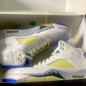 listing-status-banner